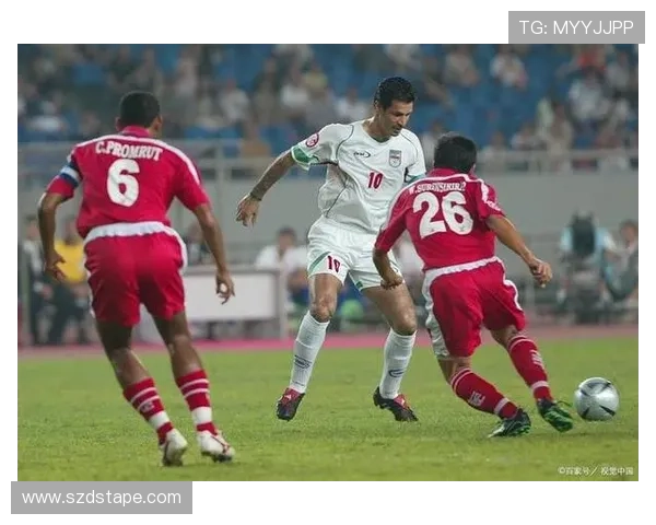 伊朗退役足球明星的传奇故事与辉煌成就回顾